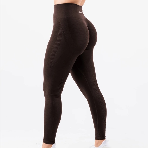Amplify Contour Leggings - Picture 2 of 5